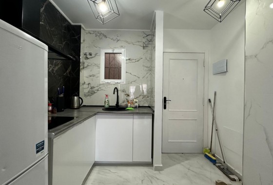 Resale - Apartment / flat - Torrevieja - torrevieja