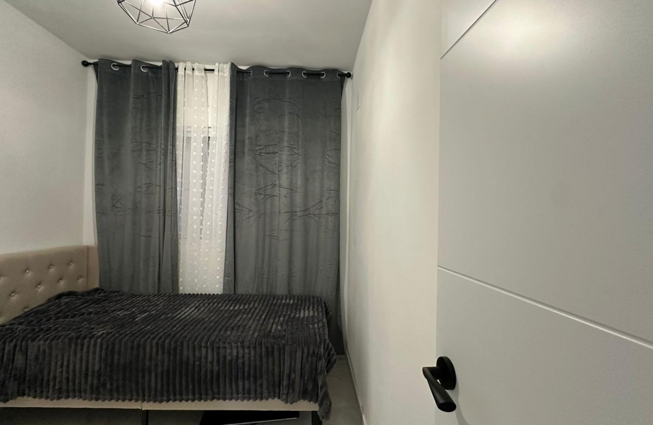 Resale - Apartment / flat - Torrevieja - torrevieja