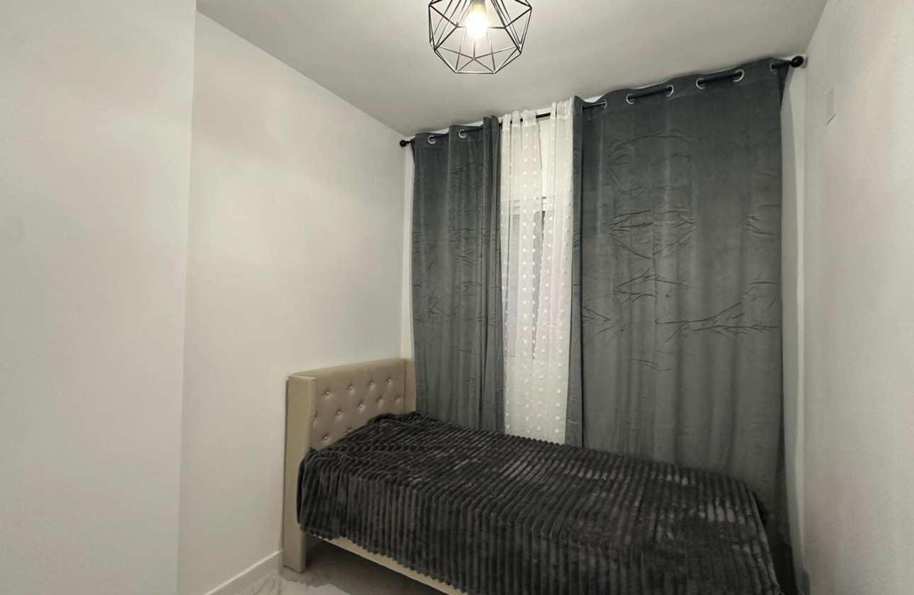 Resale - Apartment / flat - Torrevieja - torrevieja