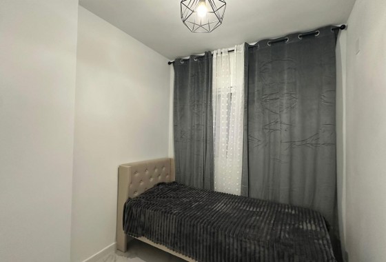 Resale - Apartment / flat - Torrevieja - torrevieja