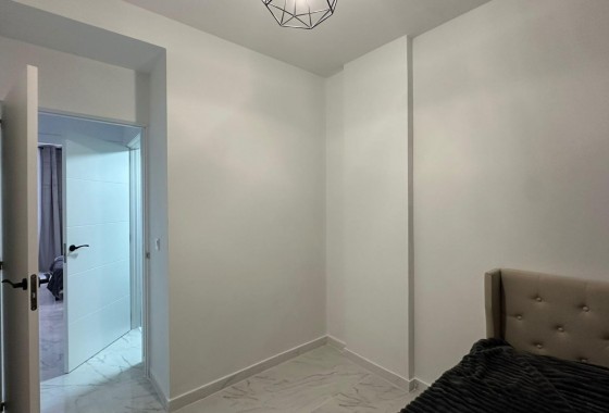 Resale - Apartment / flat - Torrevieja - torrevieja
