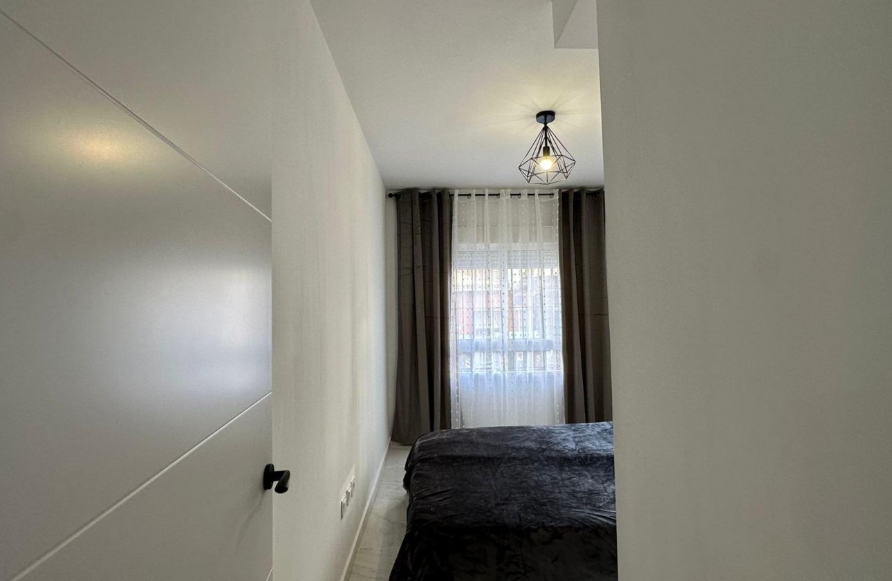 Resale - Apartment / flat - Torrevieja - torrevieja