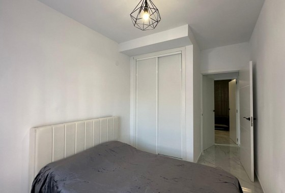 Resale - Apartment / flat - Torrevieja - torrevieja