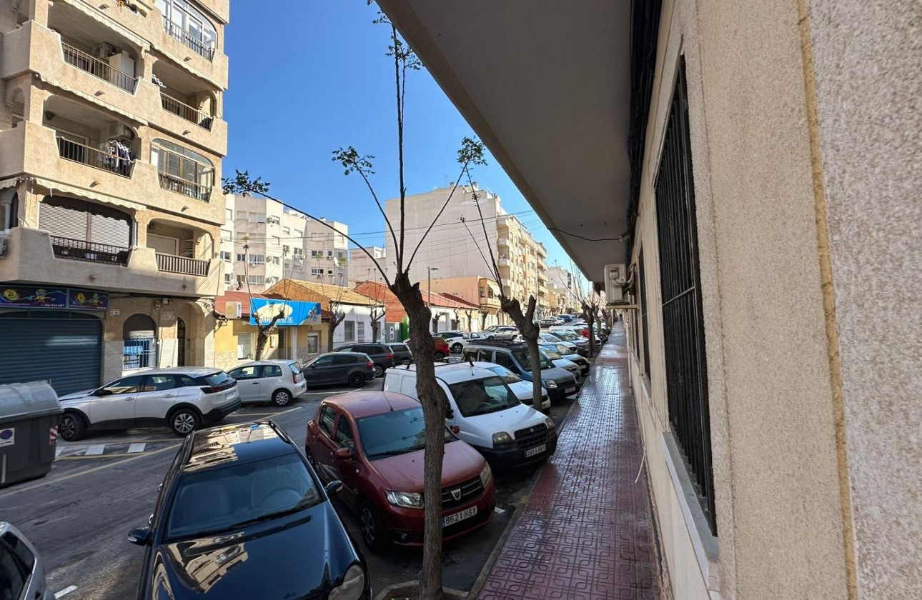 Resale - Apartment / flat - Torrevieja - torrevieja
