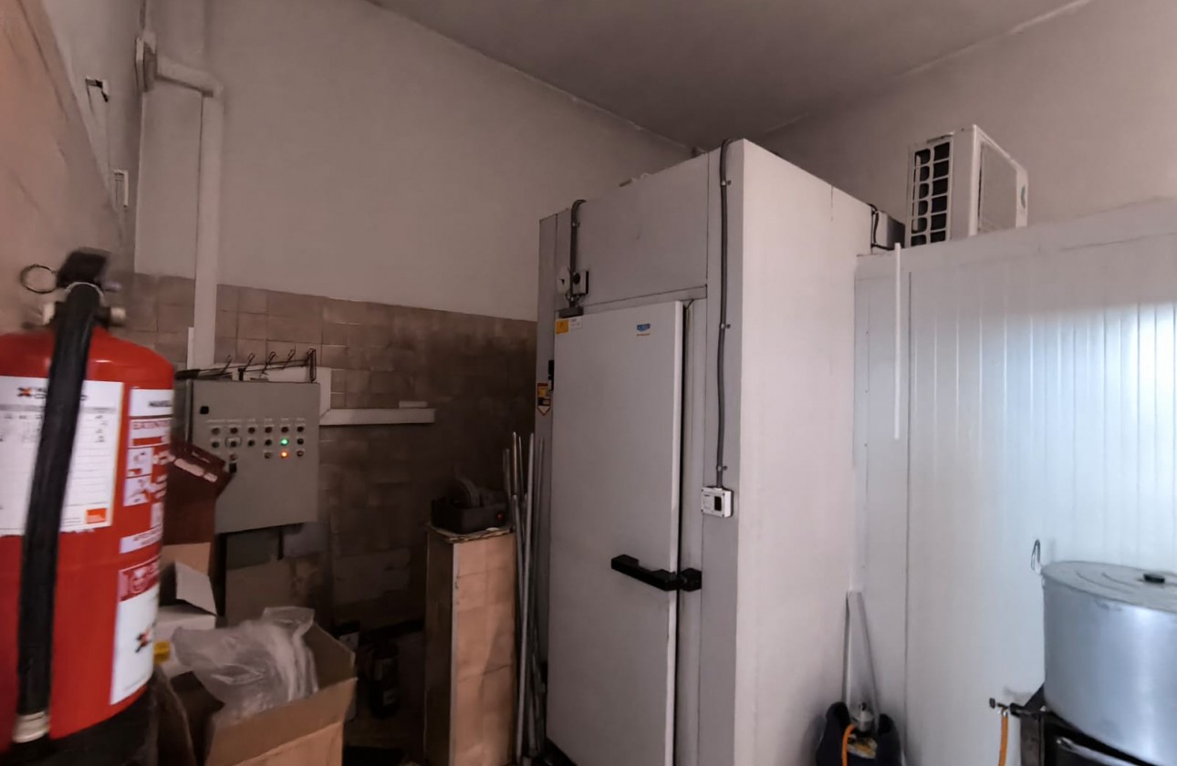 Revente - Commercial - Yecla - Inland