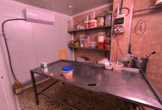 Revente - Commercial - Yecla - Inland