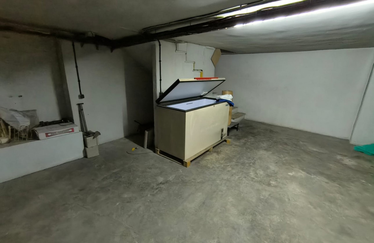 Revente - Commercial - Yecla - Inland