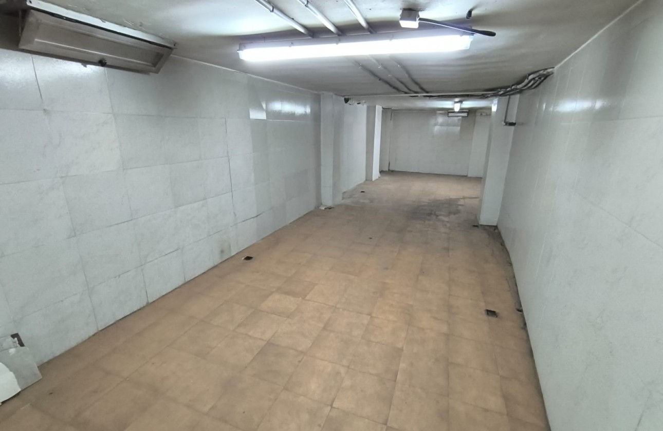 Revente - Commercial - Yecla - Inland
