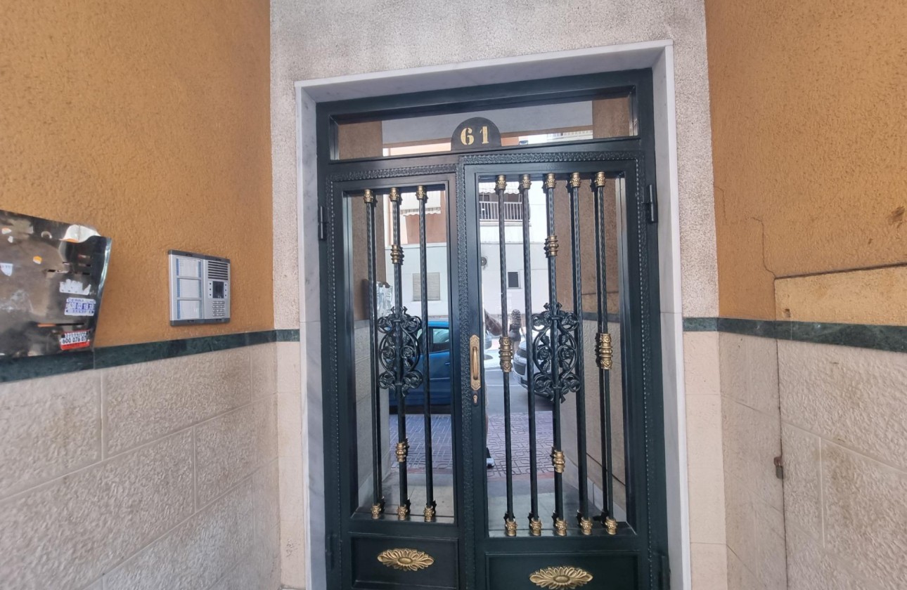 Reventa - Apartamento / piso - Torrevieja - Estacion de autobuses