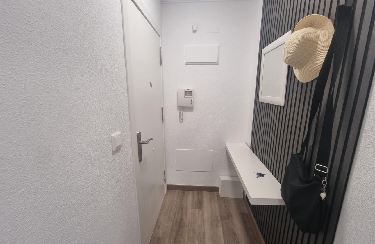 Reventa - Apartamento / piso - Torrevieja - Estacion de autobuses