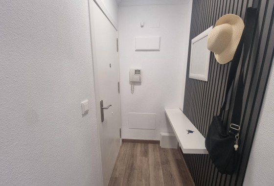 Reventa - Apartamento / piso - Torrevieja - Estacion de autobuses