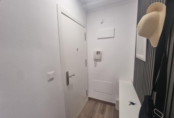 Reventa - Apartamento / piso - Torrevieja - Estacion de autobuses