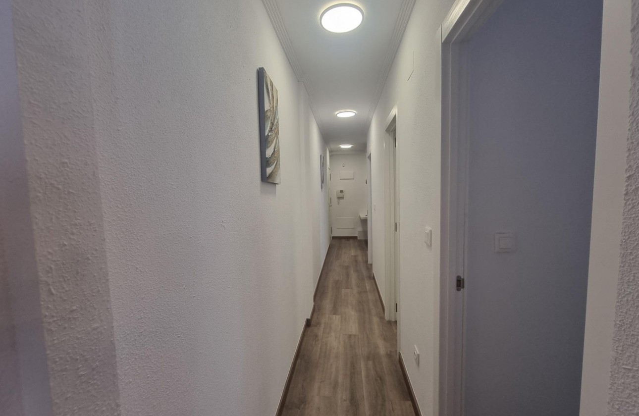 Reventa - Apartamento / piso - Torrevieja - Estacion de autobuses