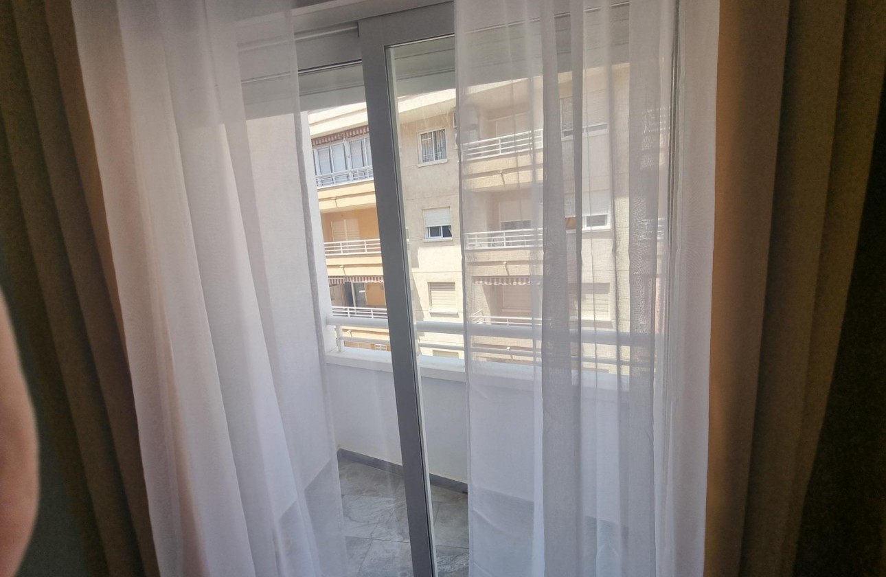 Reventa - Apartamento / piso - Torrevieja - Estacion de autobuses