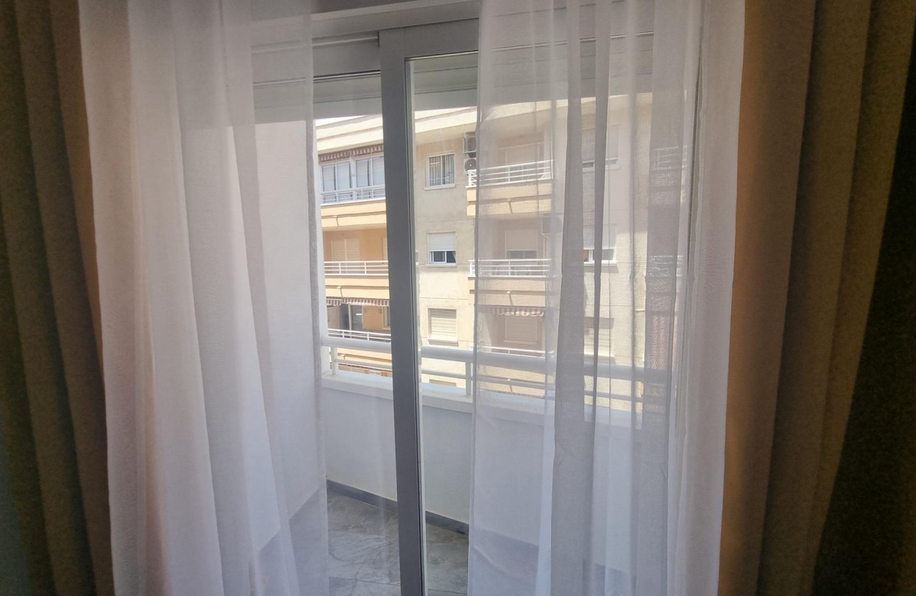 Reventa - Apartamento / piso - Torrevieja - Estacion de autobuses