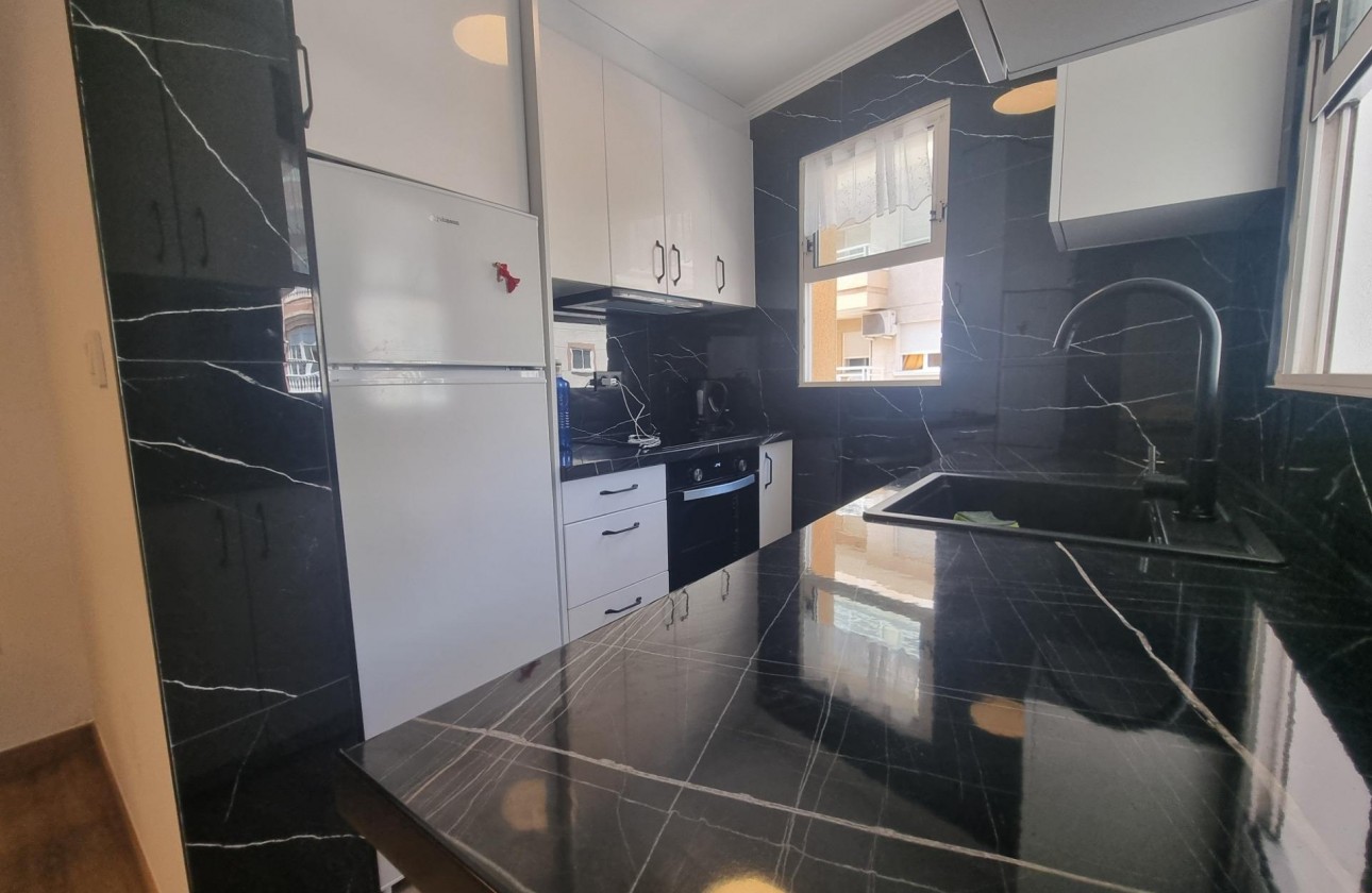Reventa - Apartamento / piso - Torrevieja - Estacion de autobuses