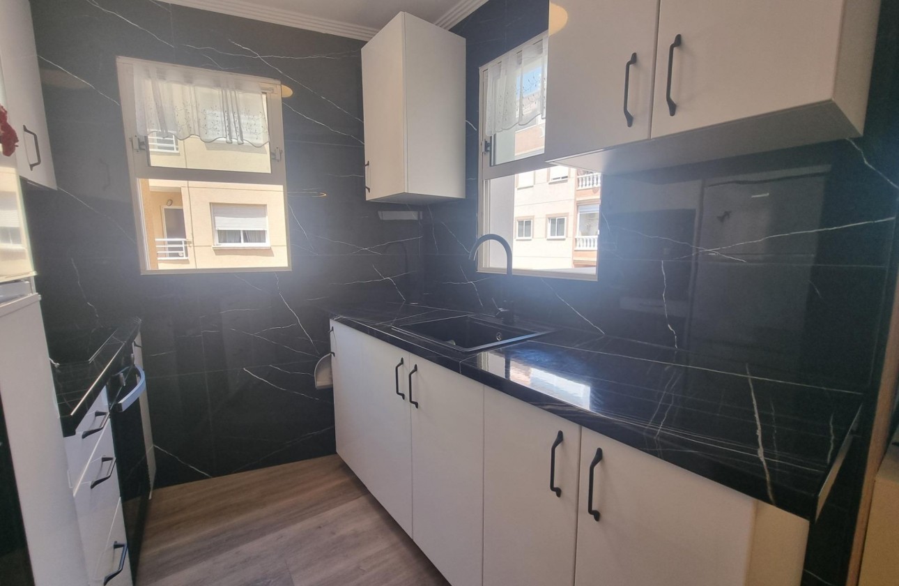 Reventa - Apartamento / piso - Torrevieja - Estacion de autobuses
