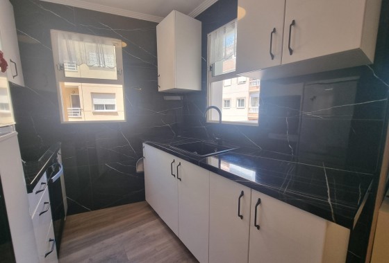 Reventa - Apartamento / piso - Torrevieja - Estacion de autobuses
