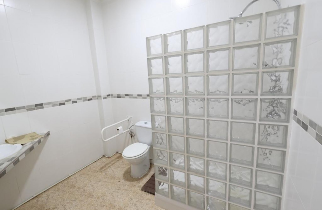 Resale - Commercial - Torrevieja - Costa Blanca