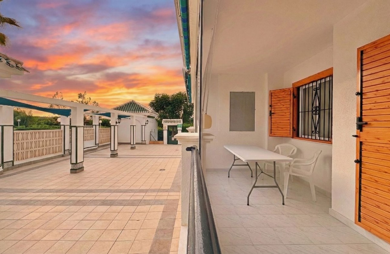 Resale - Apartment / flat - Torrevieja - Costa Blanca