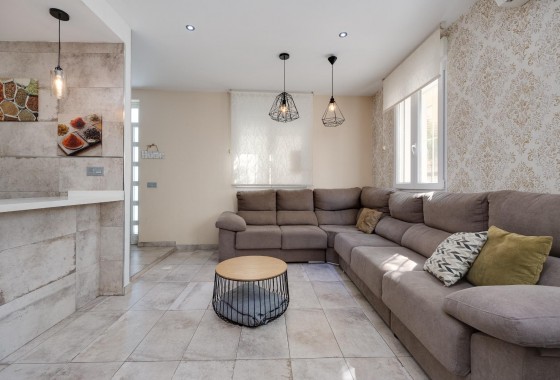Resale - Villa - Torrevieja - Centro