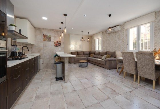 Resale - Villa - Torrevieja - Centro
