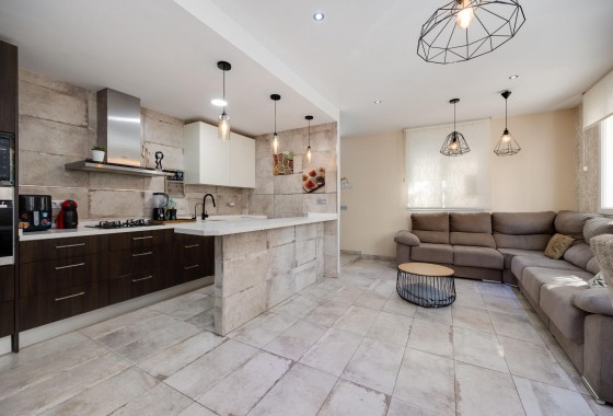 Resale - Villa - Torrevieja - Centro