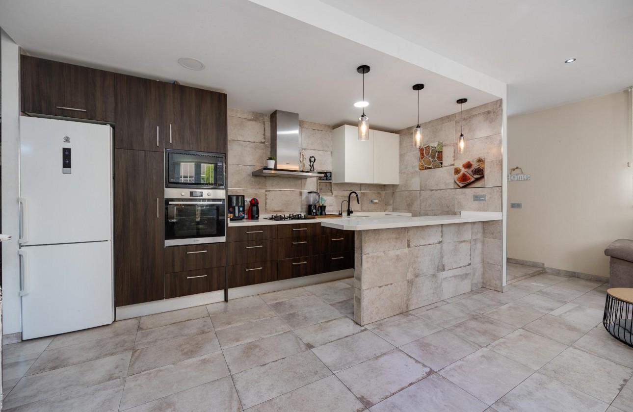Resale - Villa - Torrevieja - Centro