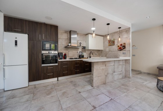 Resale - Villa - Torrevieja - Centro