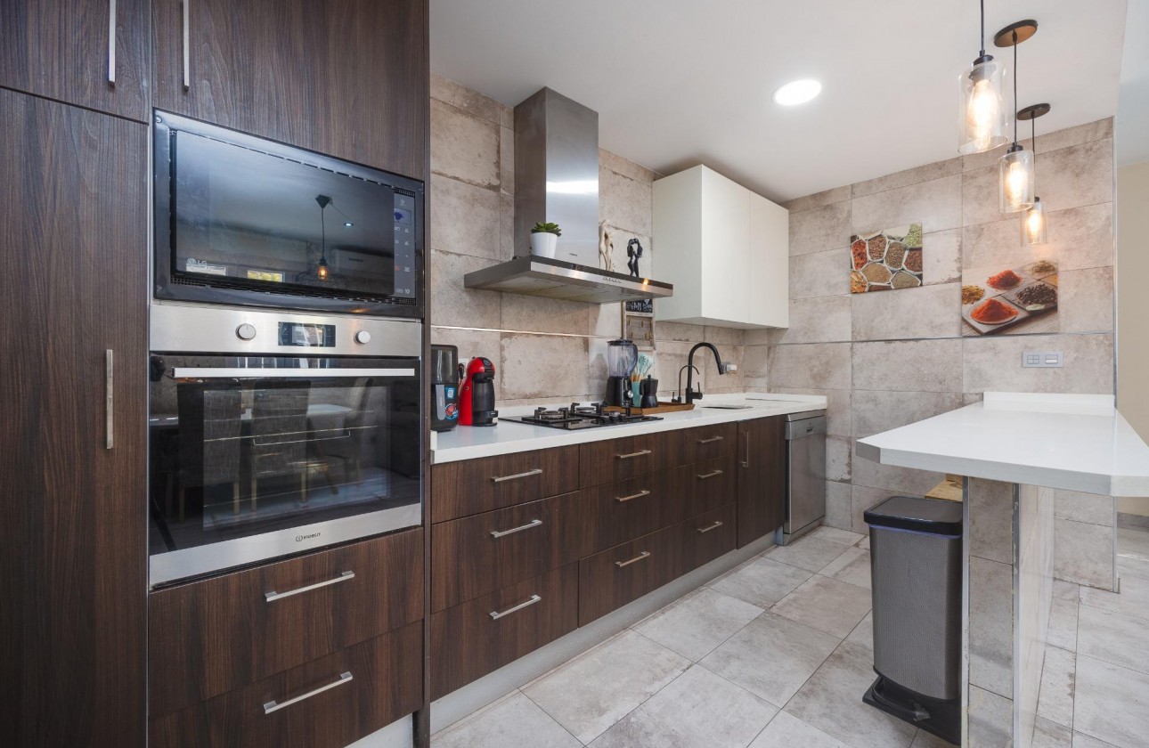 Resale - Villa - Torrevieja - Centro