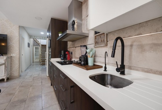 Resale - Villa - Torrevieja - Centro