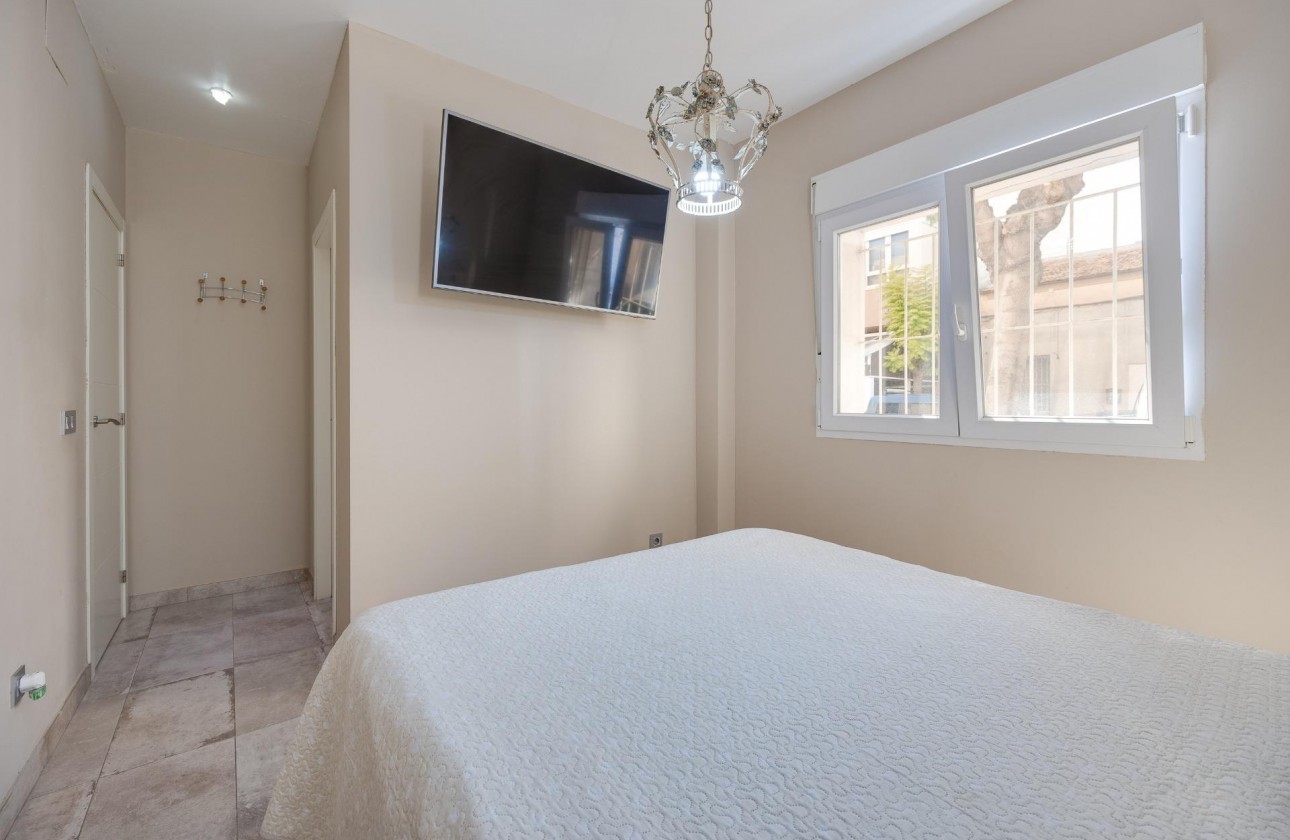 Resale - Villa - Torrevieja - Centro