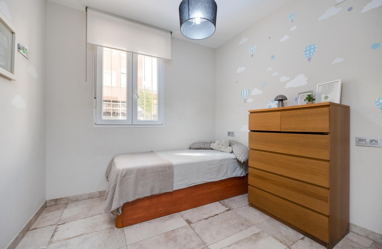 Resale - Villa - Torrevieja - Centro
