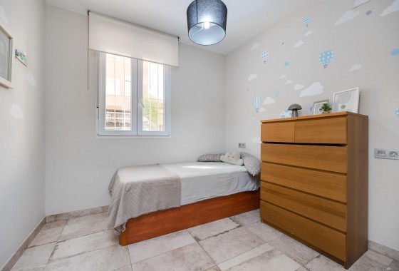 Resale - Villa - Torrevieja - Centro