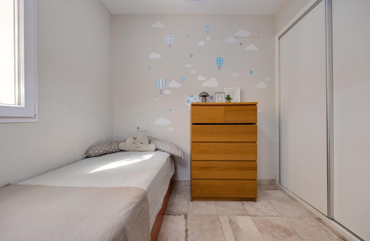 Resale - Villa - Torrevieja - Centro