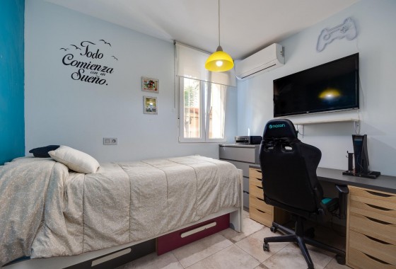 Resale - Villa - Torrevieja - Centro