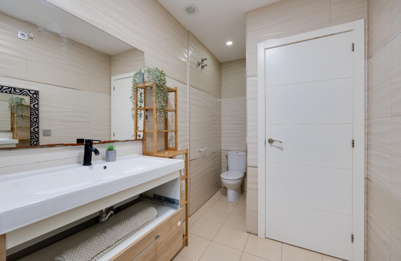Resale - Villa - Torrevieja - Centro