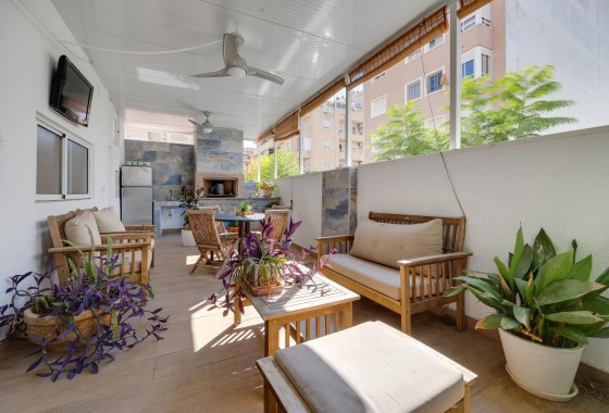 Resale - Villa - Torrevieja - Centro