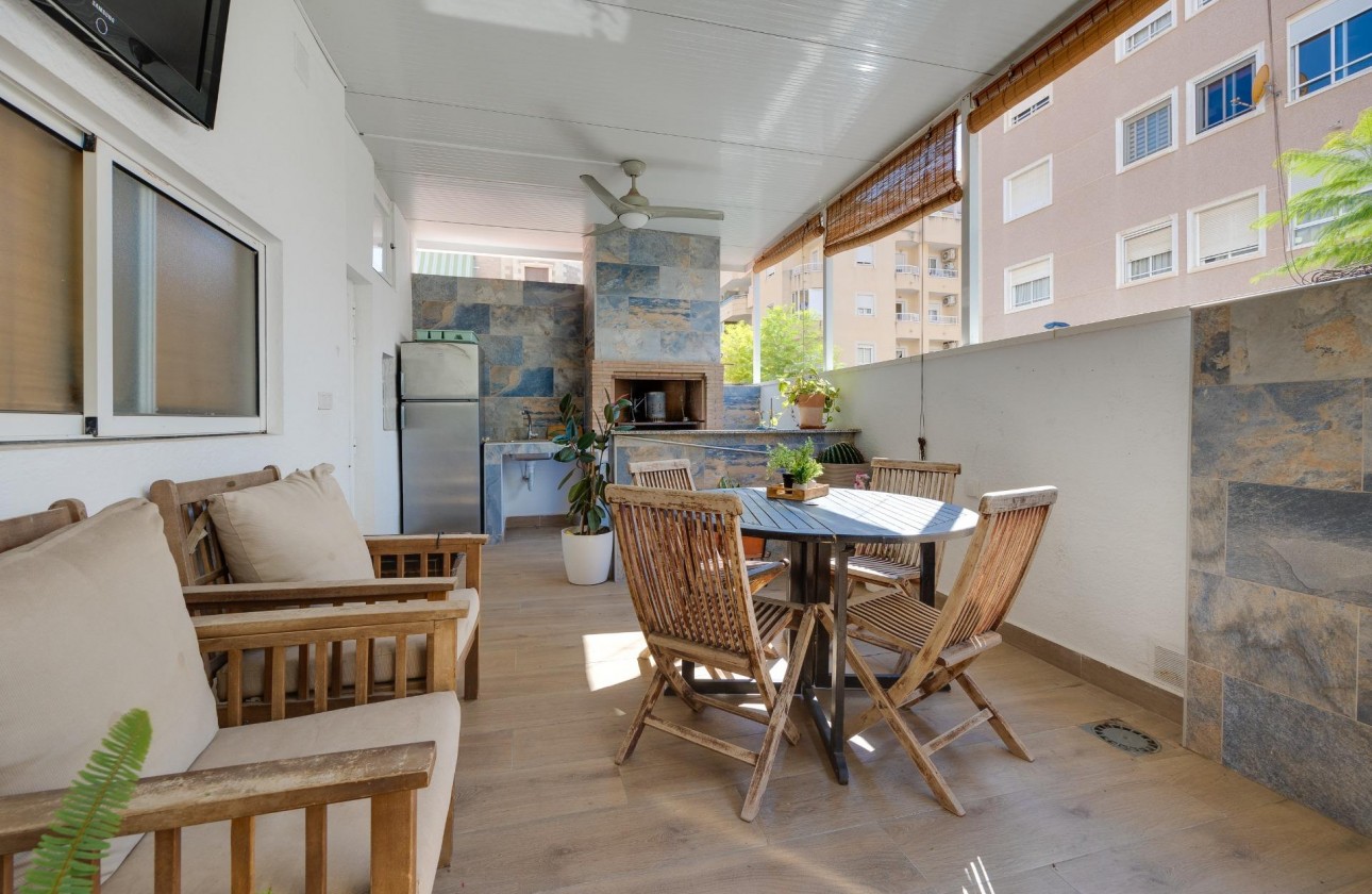 Resale - Villa - Torrevieja - Centro