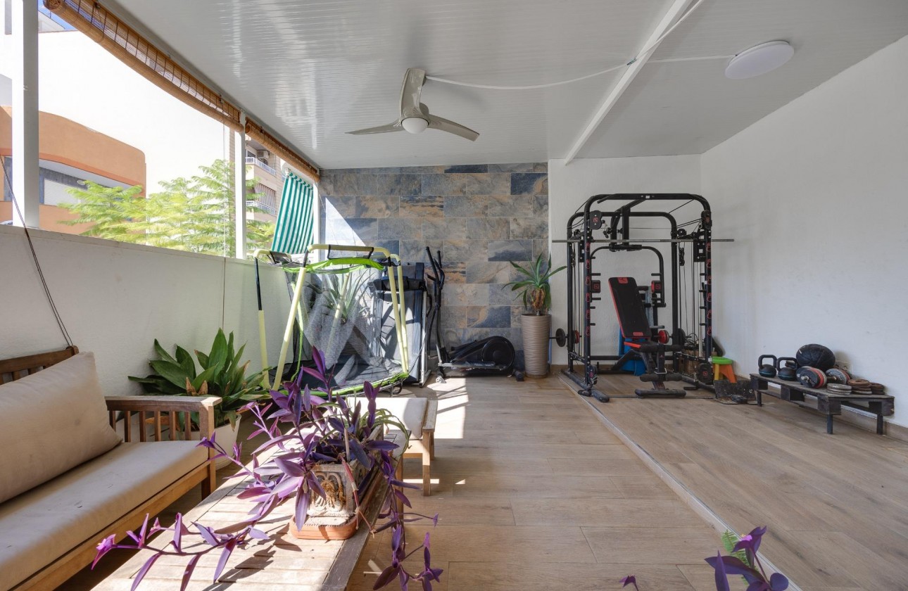 Resale - Villa - Torrevieja - Centro