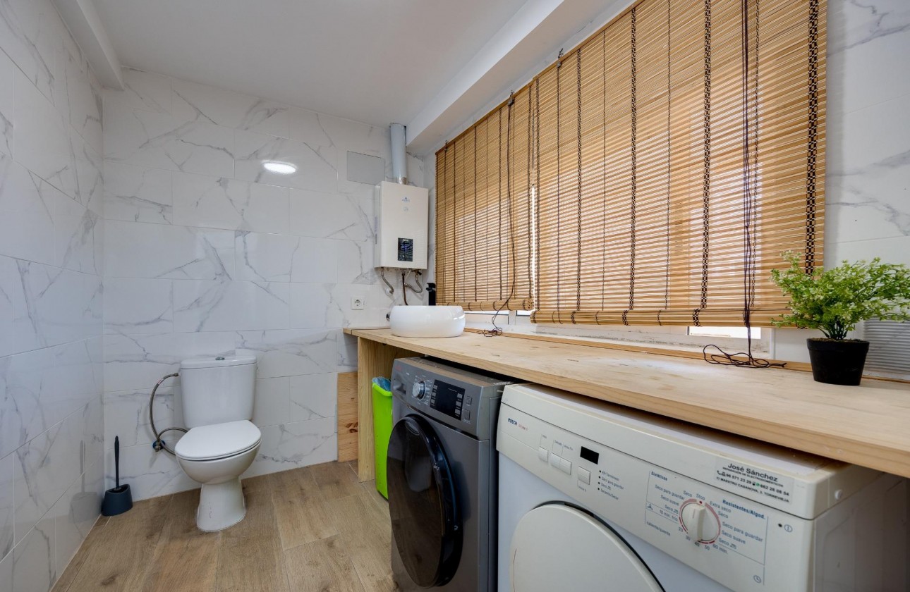 Resale - Villa - Torrevieja - Centro