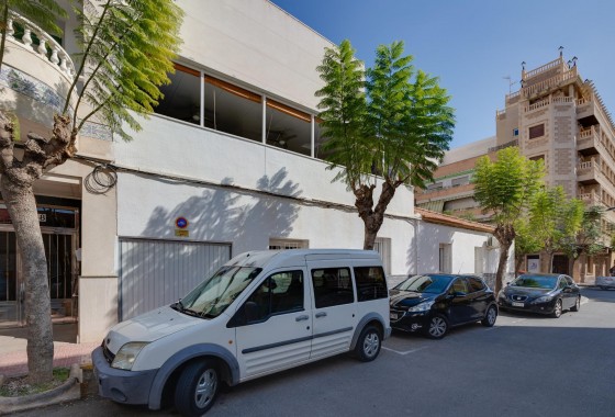 Resale - Villa - Torrevieja - Centro