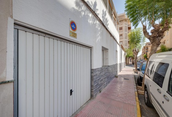 Resale - Villa - Torrevieja - Centro