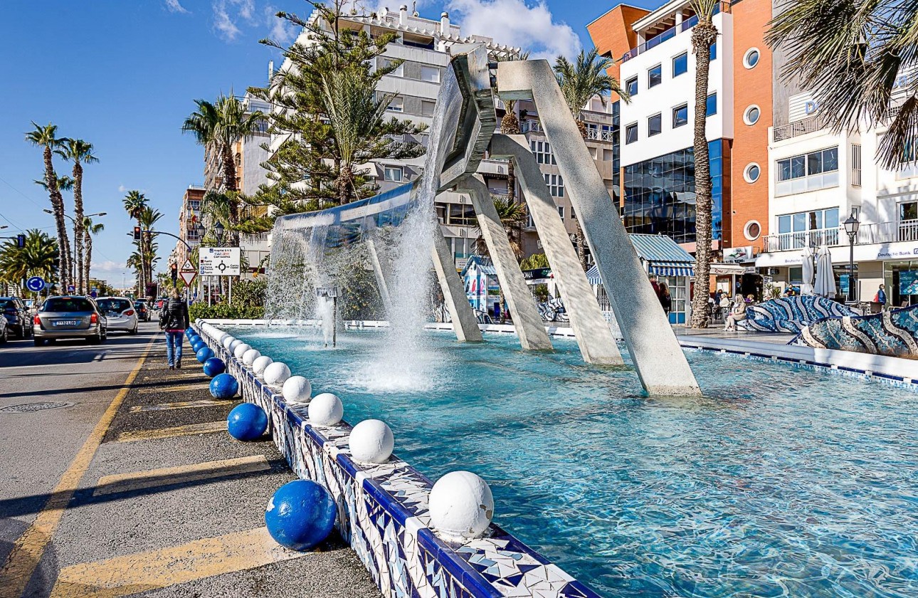 Resale - Villa - Torrevieja - Centro