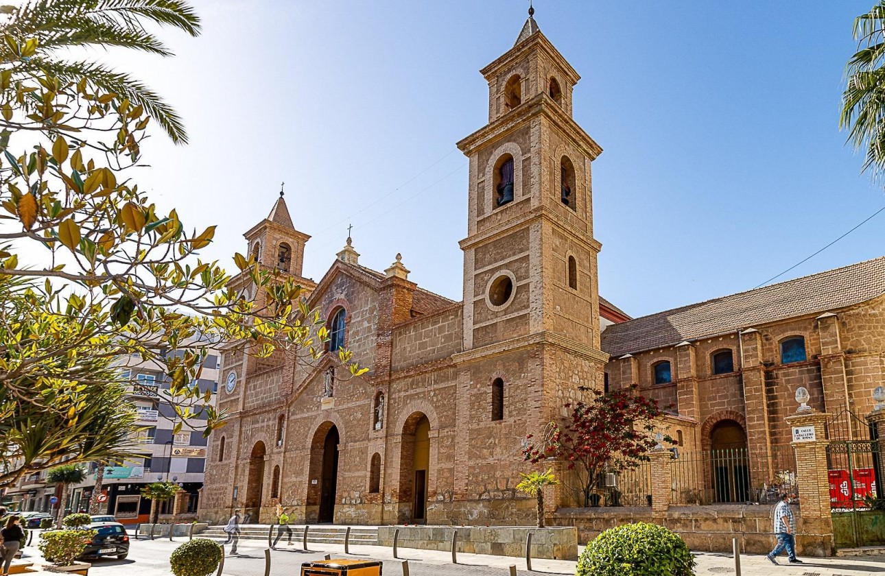 Resale - Villa - Torrevieja - Centro