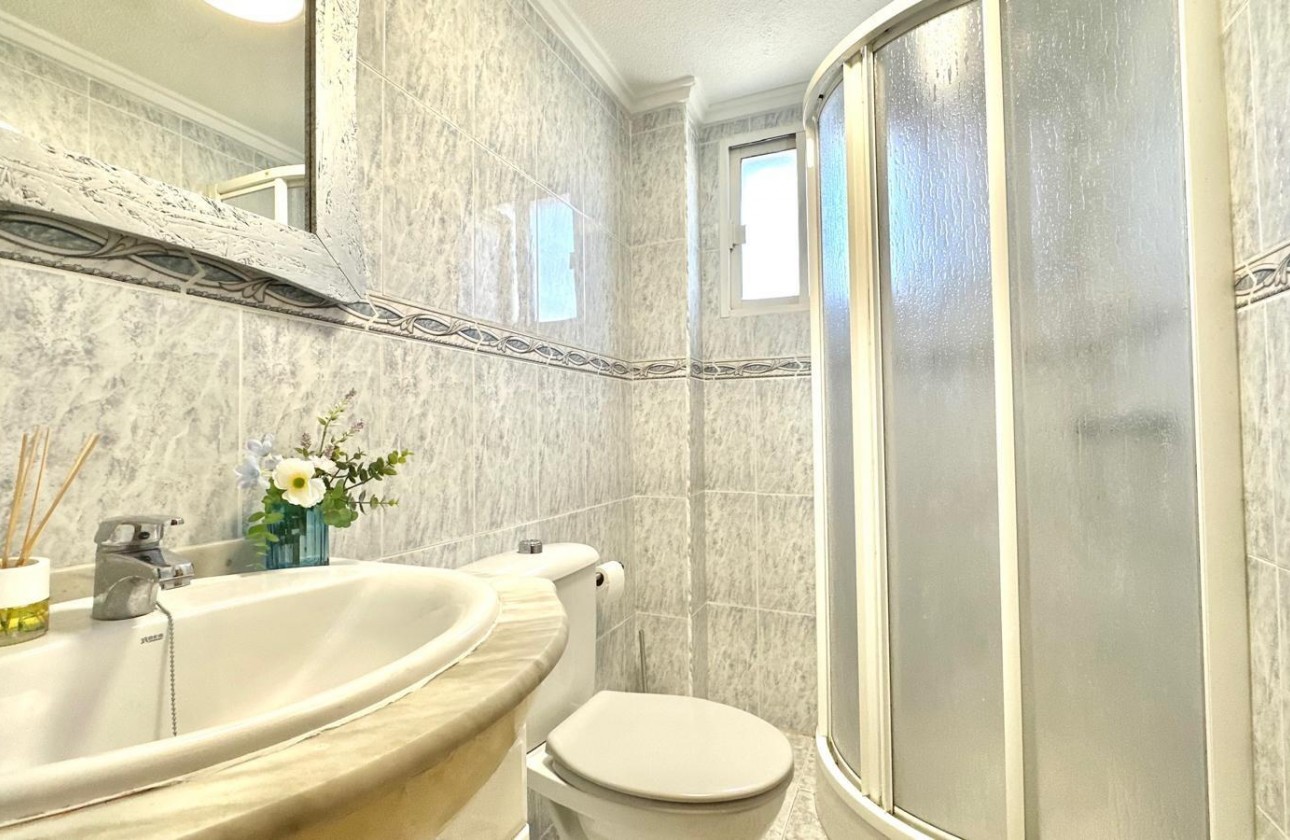 Resale - Apartment / flat - Torrevieja - La Siesta - El Salado - Torreta