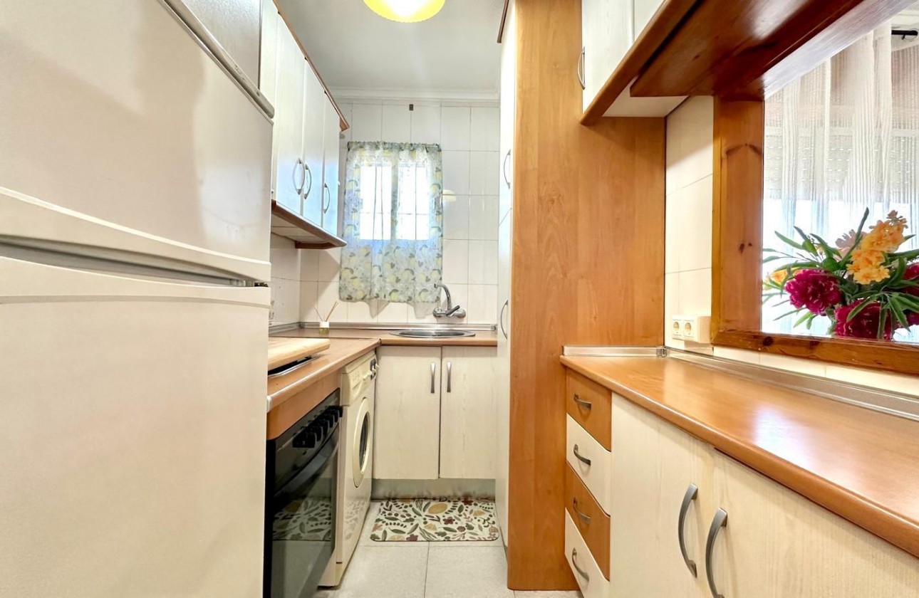 Resale - Apartment / flat - Torrevieja - La Siesta - El Salado - Torreta