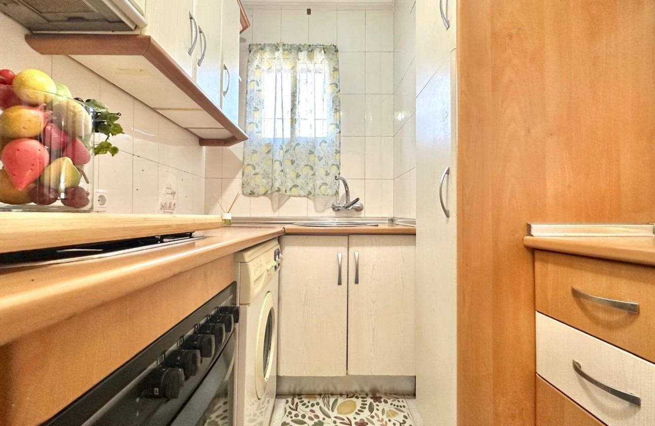 Resale - Apartment / flat - Torrevieja - La Siesta - El Salado - Torreta