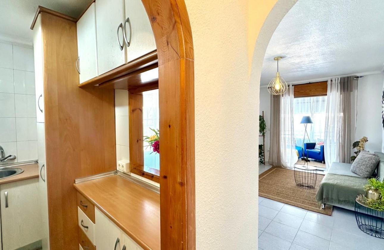 Resale - Apartment / flat - Torrevieja - La Siesta - El Salado - Torreta