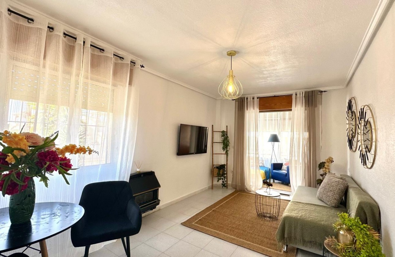 Resale - Apartment / flat - Torrevieja - La Siesta - El Salado - Torreta